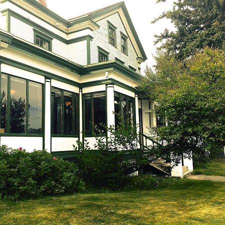 Hotel Halsingland Haines Exterior photo